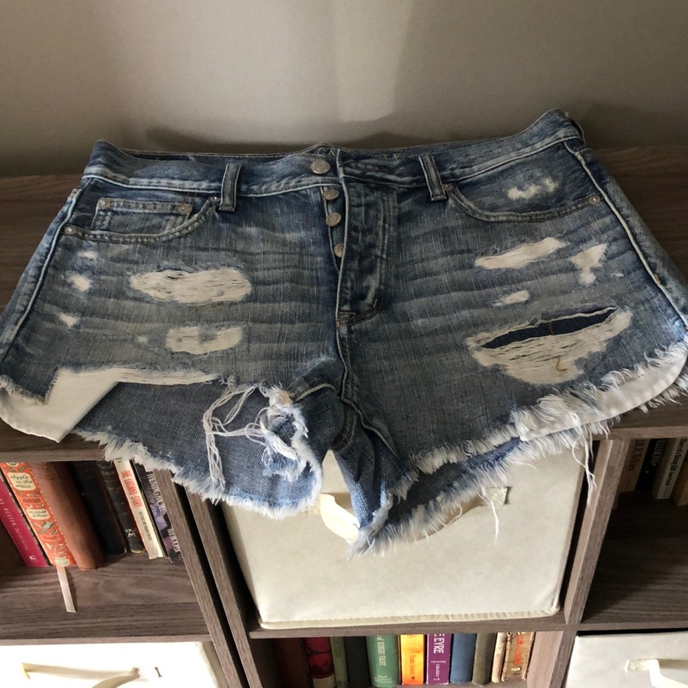 American Eagle jean shorts. Sz. 10. Hi-rise.